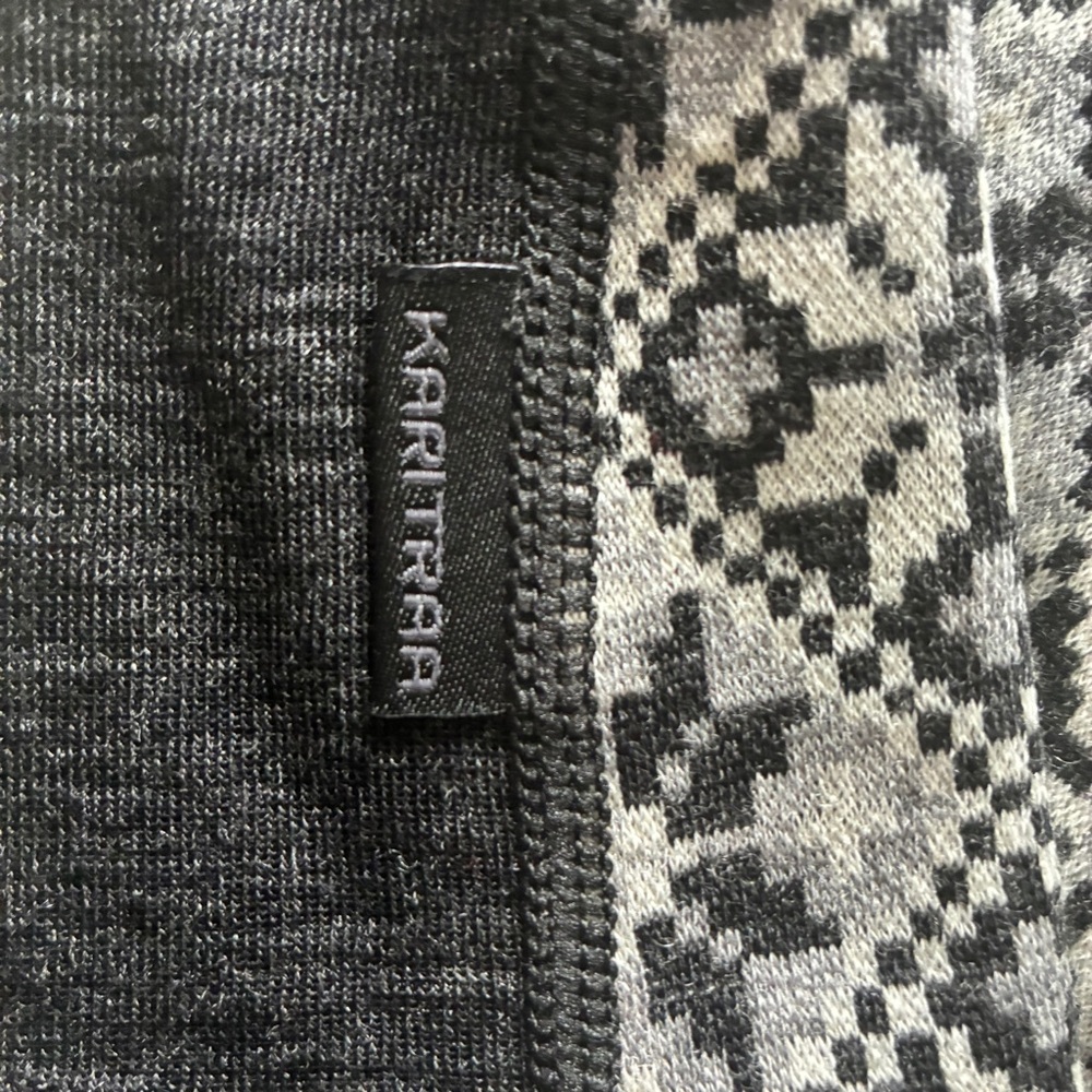 Kari Traa 100% Wool Base Layer Henley Top M Nordic Print Black Gray NWT - Picture 9 of 11